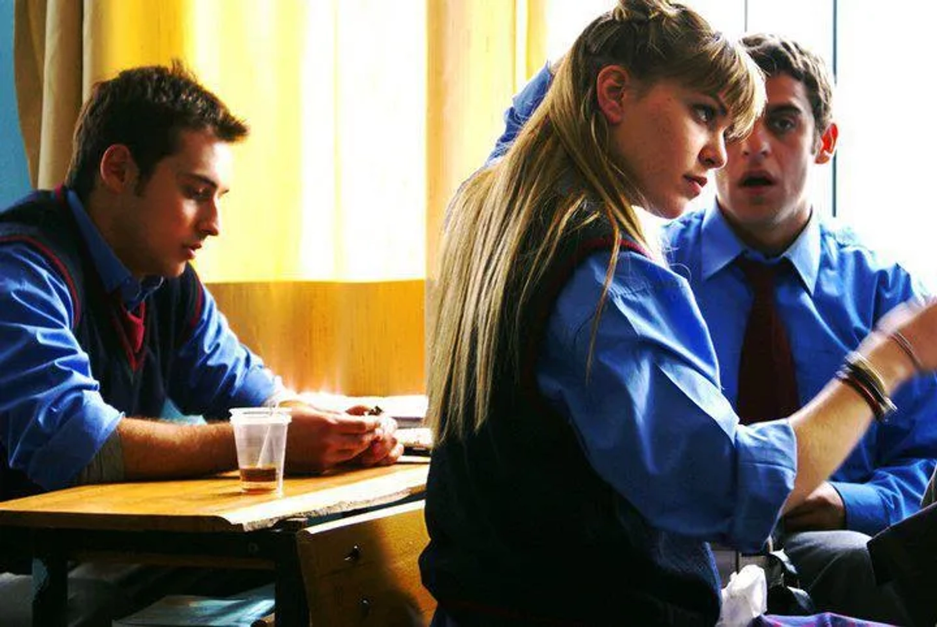 Ibrahim Kendirci, Daghan Külegeç, and Asli Enver in Daydreaming (2007)