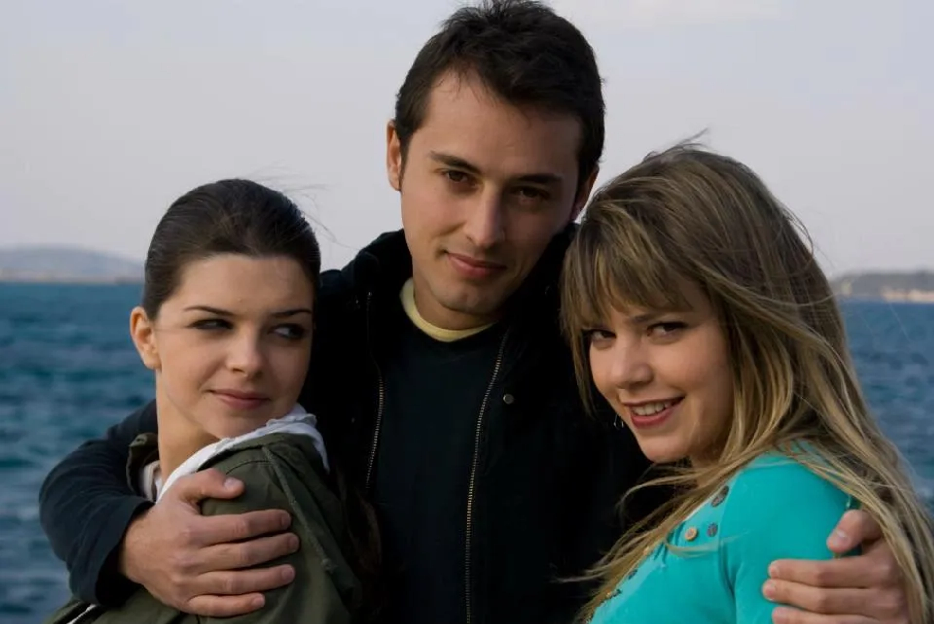 Ibrahim Kendirci, Pelin Karahan, and Asli Enver in Daydreaming (2007)