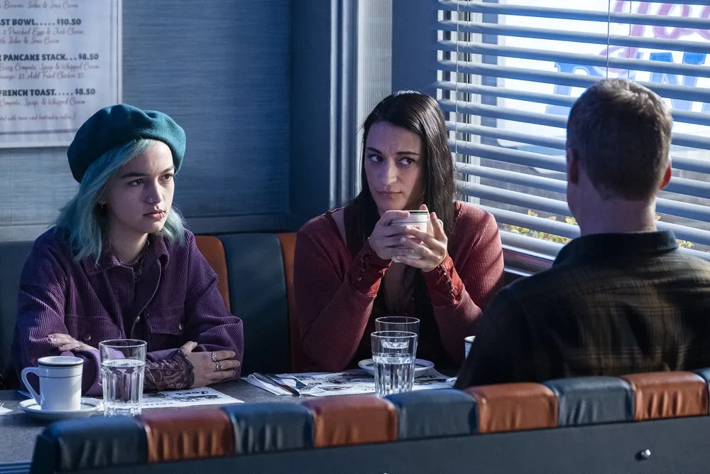 Alan Tudyk, Sara Tomko, and Taylor Blackwell in Resident Alien: Family Day (2022)