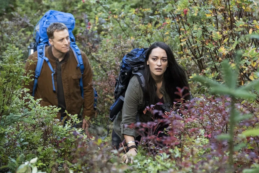 Alan Tudyk and Sara Tomko in Resident Alien: Radio Harry (2022)