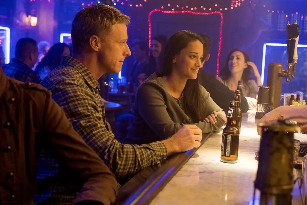 Alan Tudyk and Sara Tomko in Resident Alien (2021)