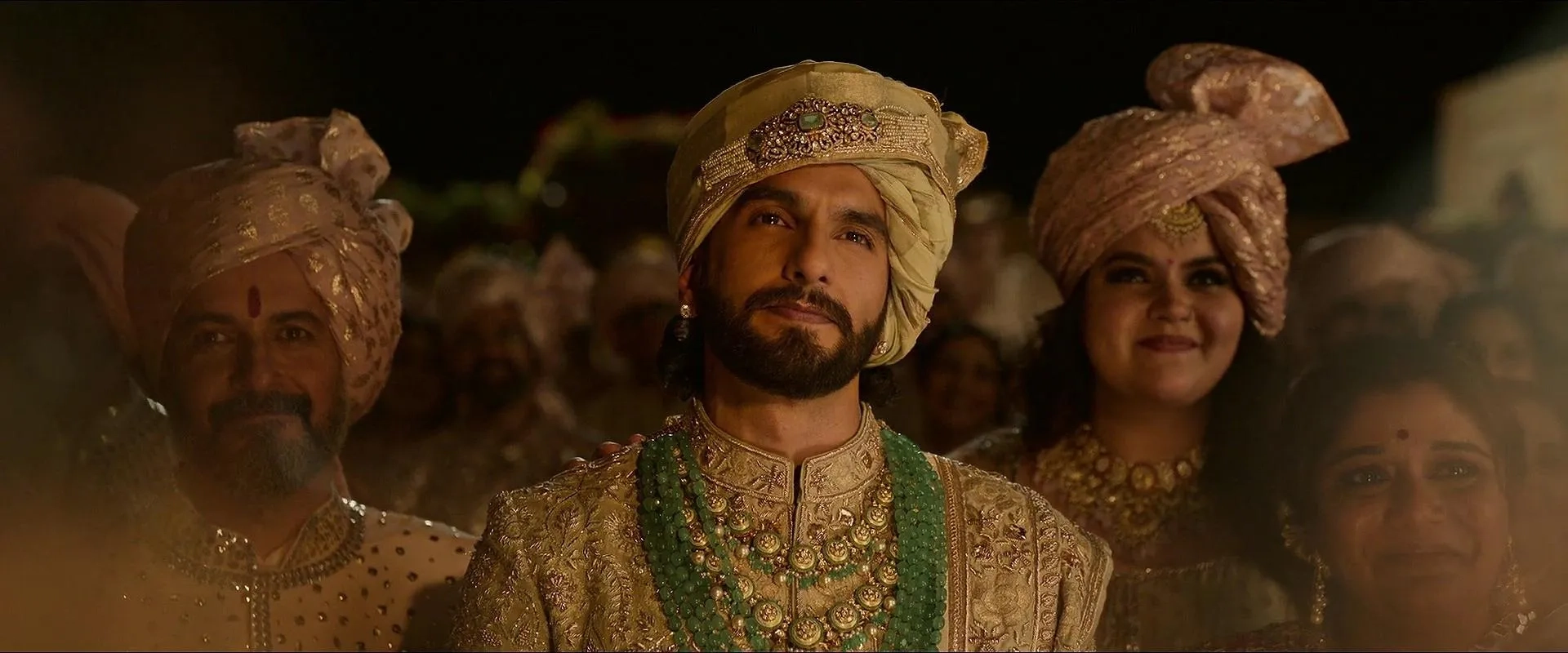 Aamir Bashir, Kshitee Jog, Ranveer Singh, and Anjali Anand in Rocky Aur Rani Kii Prem Kahaani (2023)