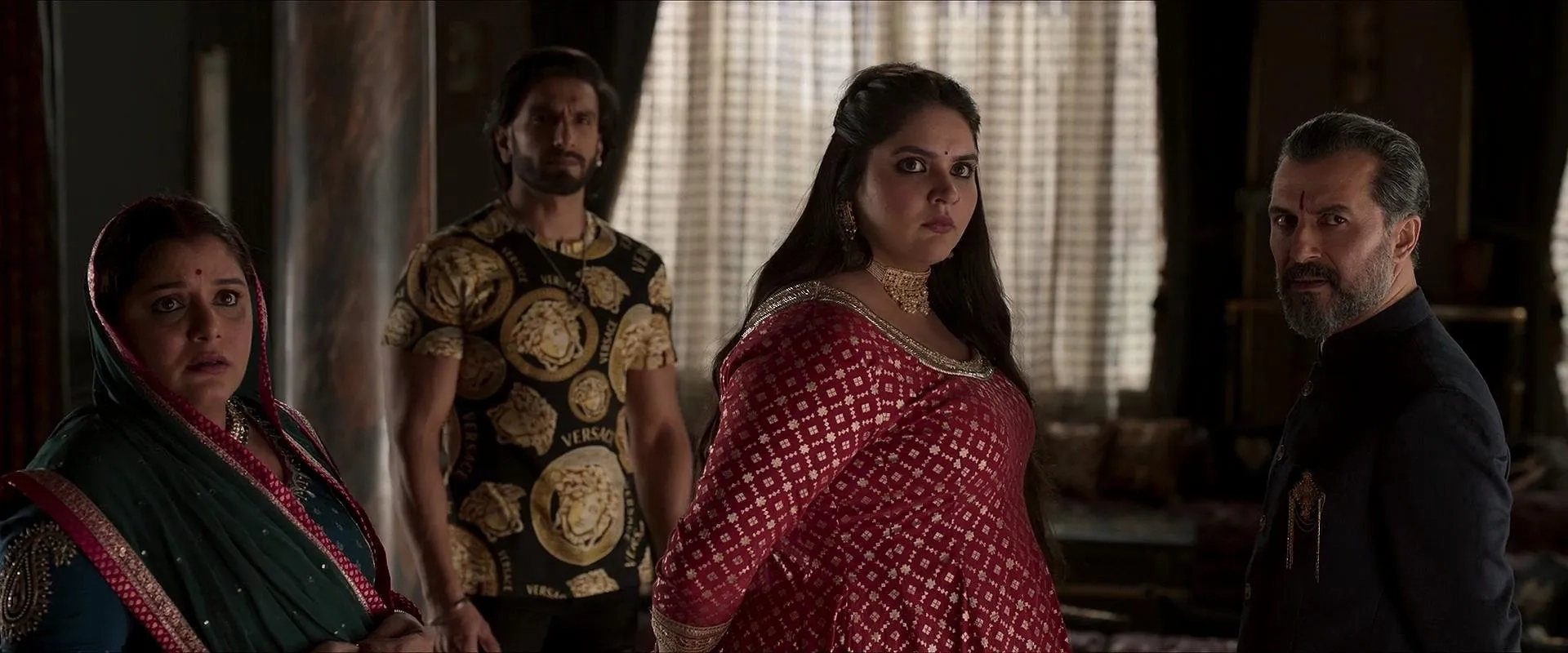 Aamir Bashir, Kshitee Jog, Ranveer Singh, and Anjali Anand in Rocky Aur Rani Kii Prem Kahaani (2023)