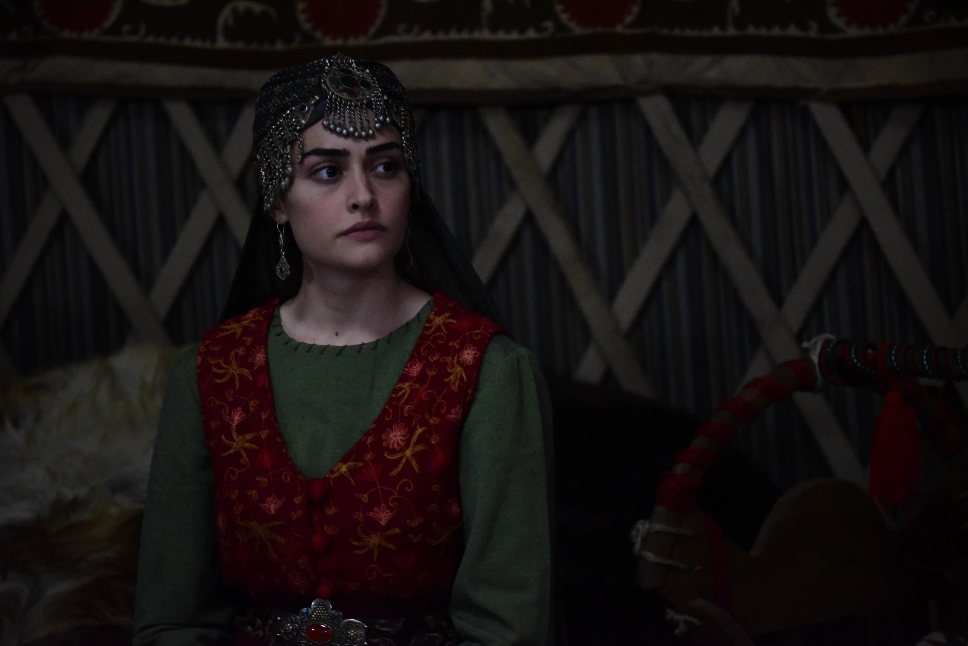 Esra Bilgiç in Dirilis: Ertugrul (2014)