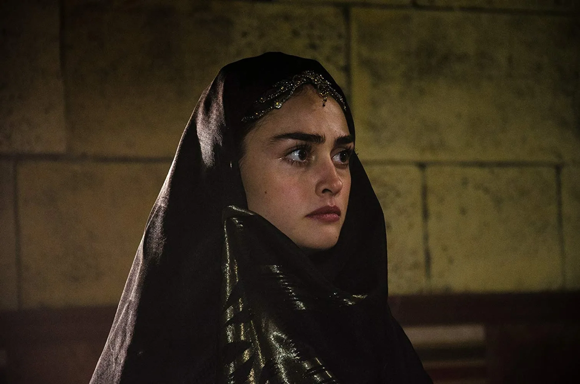 Esra Bilgiç in Dirilis: Ertugrul (2014)