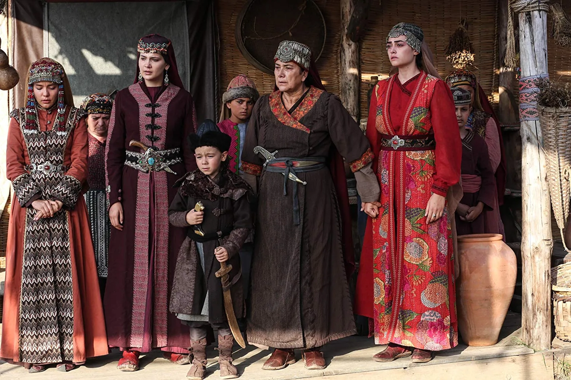 Hülya Darcan, Burçin Abdullah, Gulsim Ali, Esra Bilgiç, and Yaman Tümen in Dirilis: Ertugrul (2014)