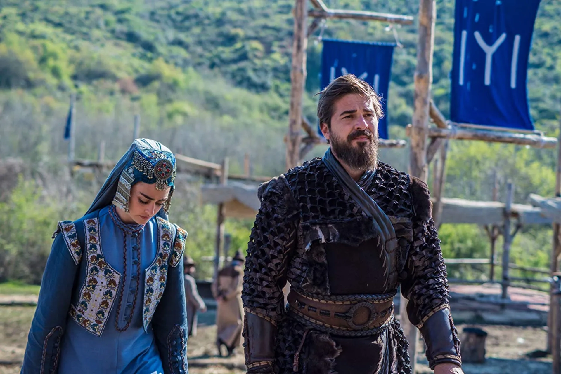 Engin Altan Düzyatan and Esra Bilgiç in Dirilis: Ertugrul (2014)