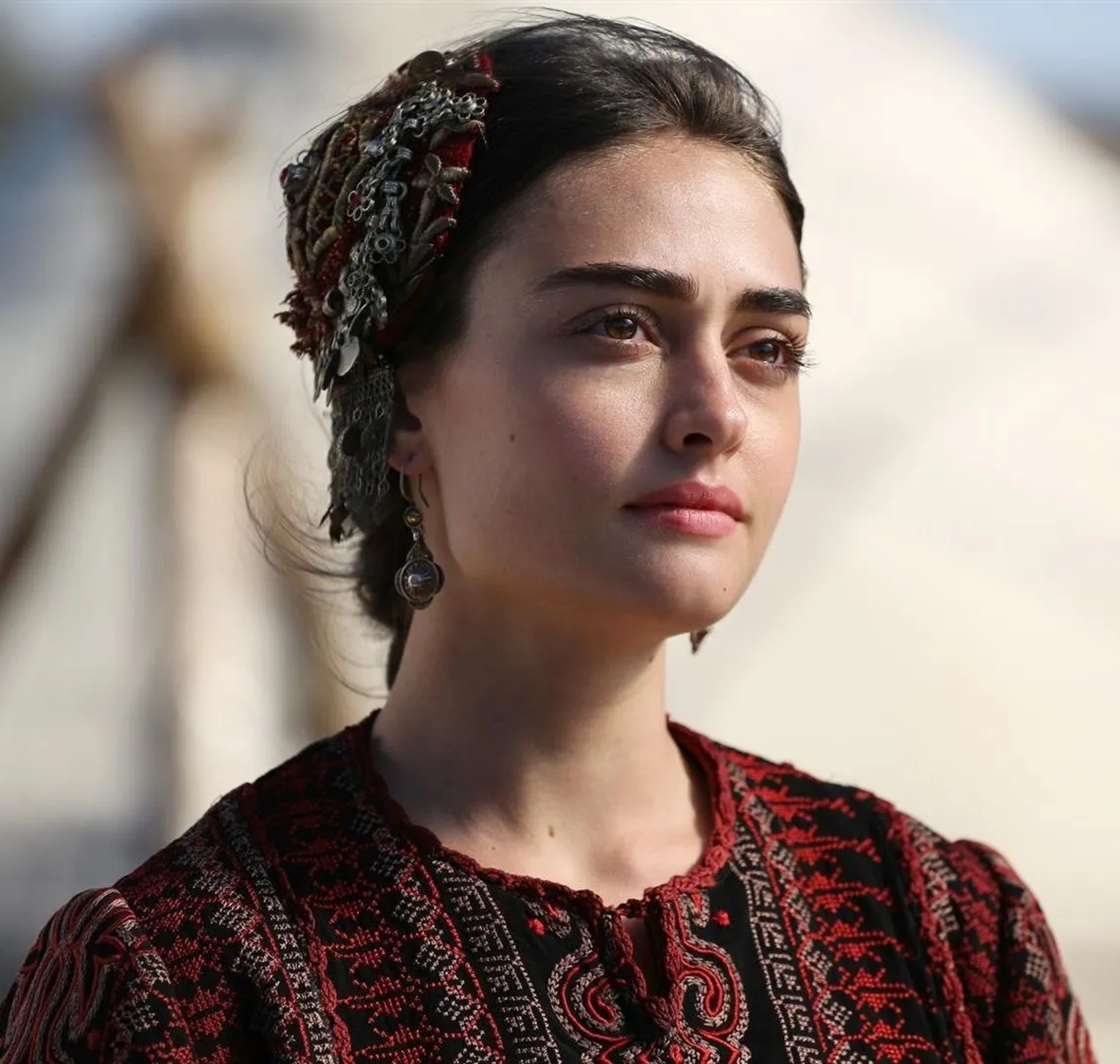 Esra Bilgiç in Dirilis: Ertugrul (2014)