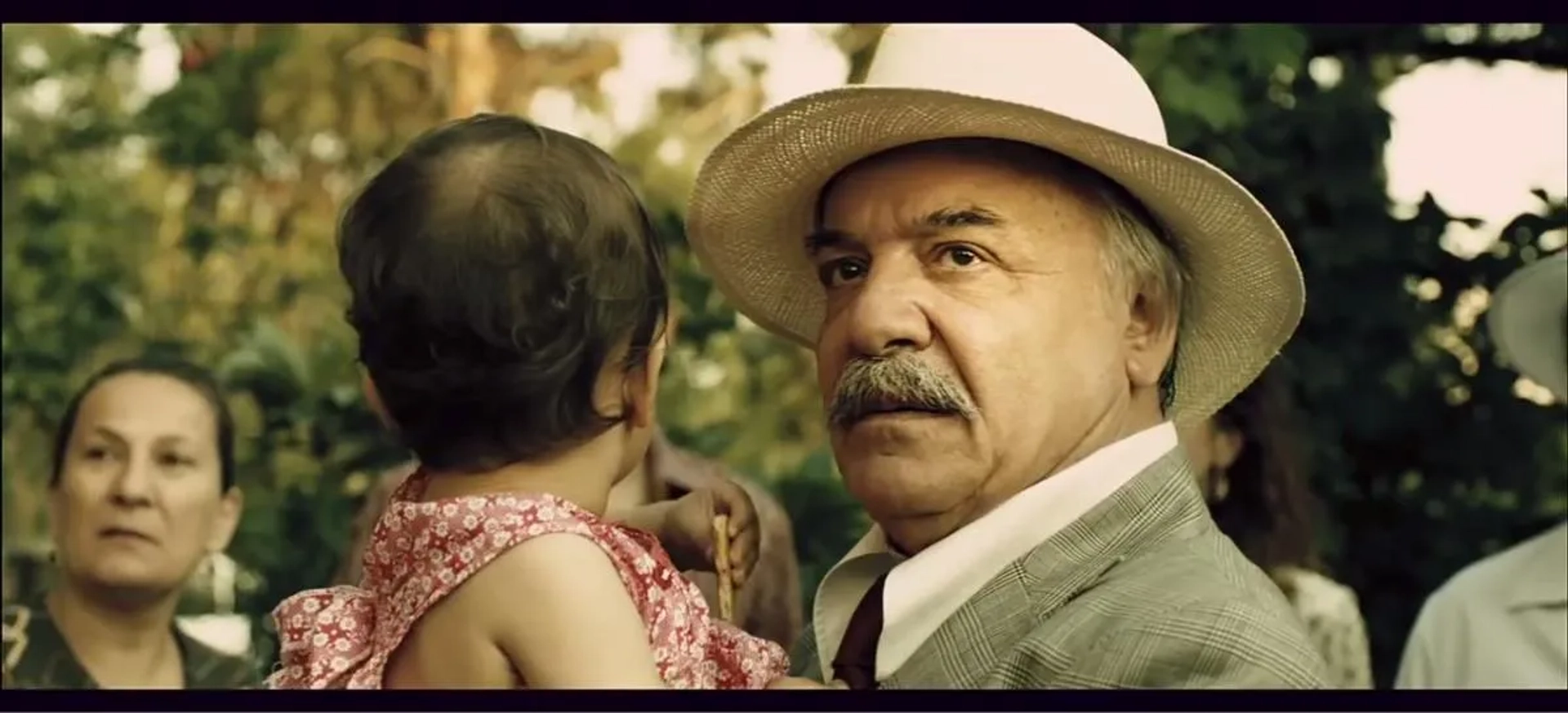 Çetin Tekindor and Sacide Tasaner in My Grandfather's People (2011)