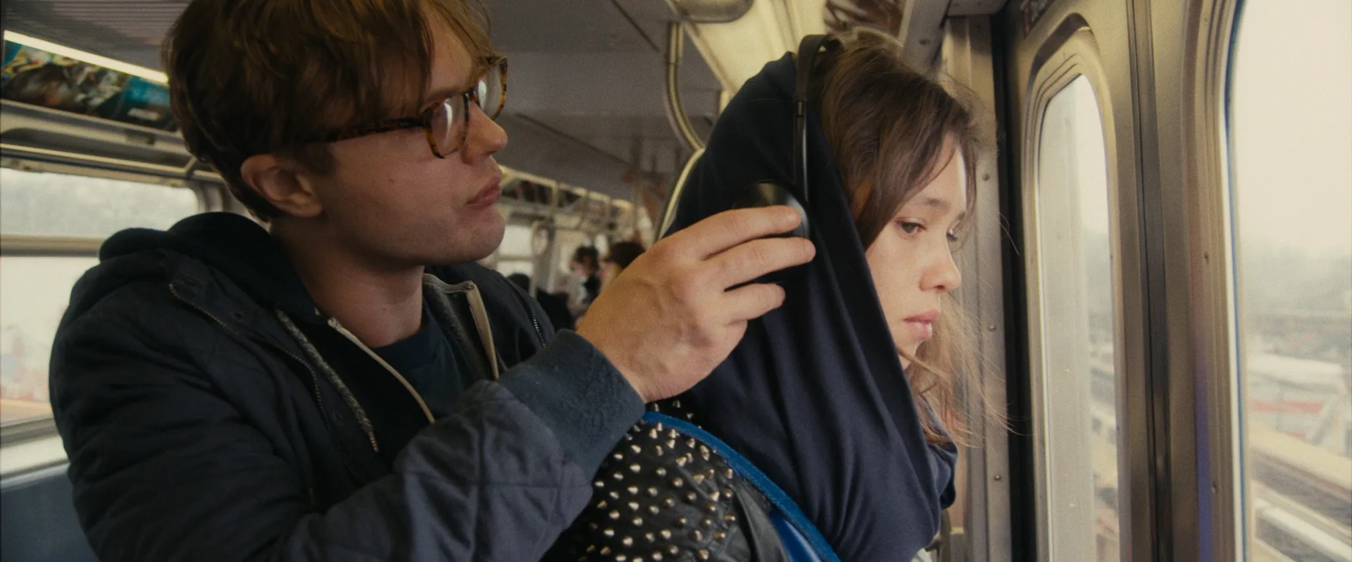 Michael Pitt and Astrid Bergès-Frisbey in I Origins (2014)