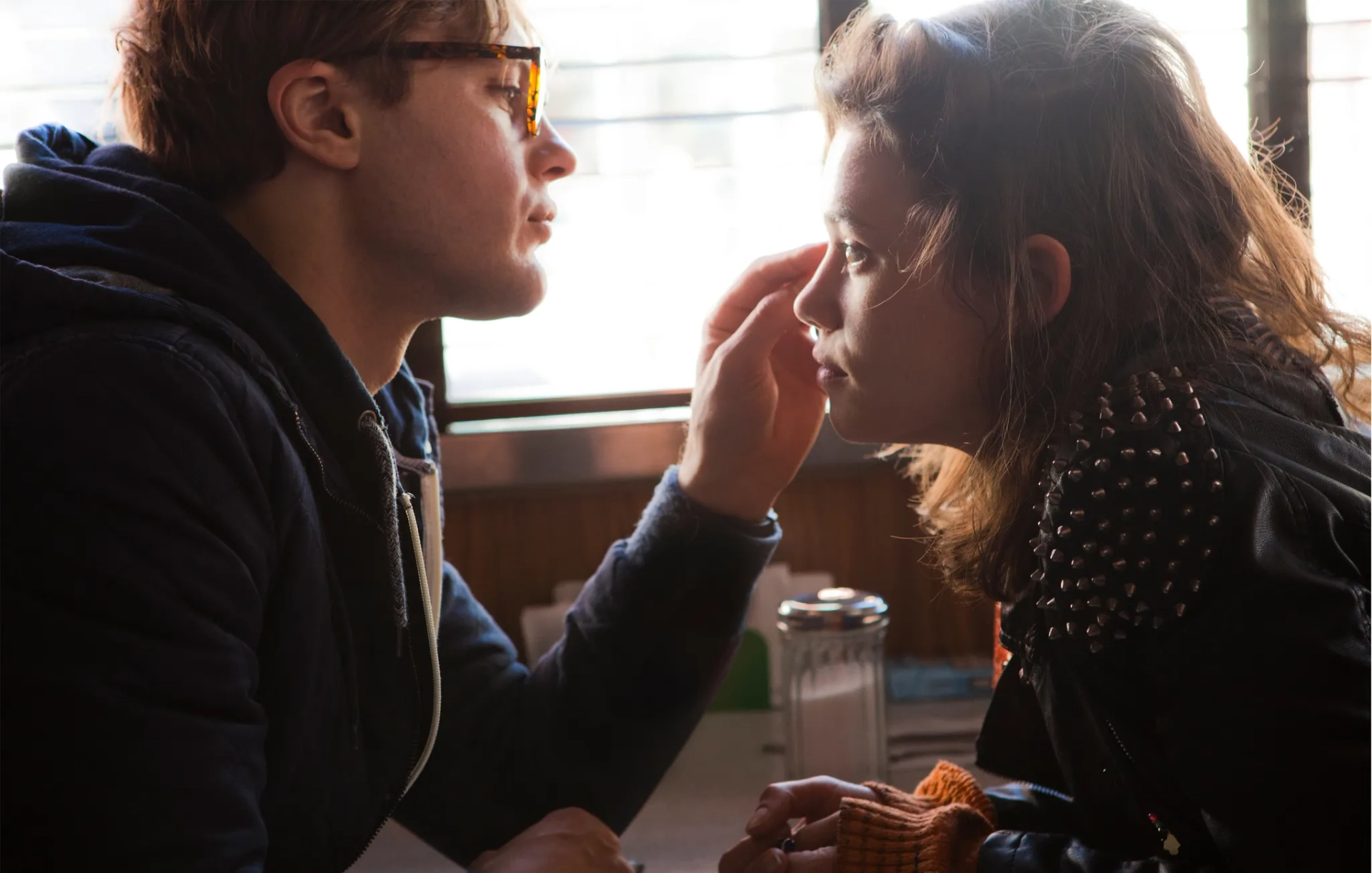 Michael Pitt and Astrid Bergès-Frisbey in I Origins (2014)