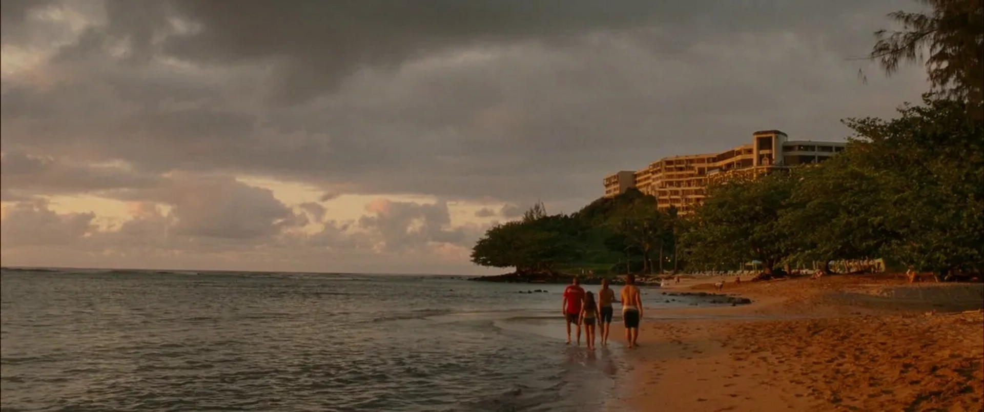 George Clooney, Shailene Woodley, Nick Krause, and Amara Miller in The Descendants (2011)