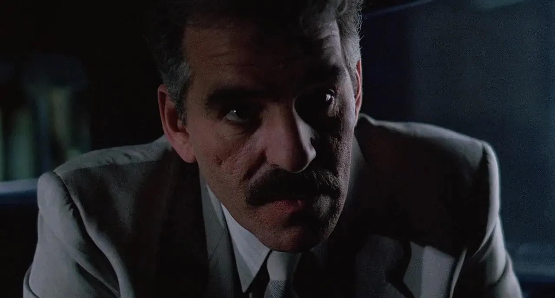 Dennis Farina in Midnight Run (1988)