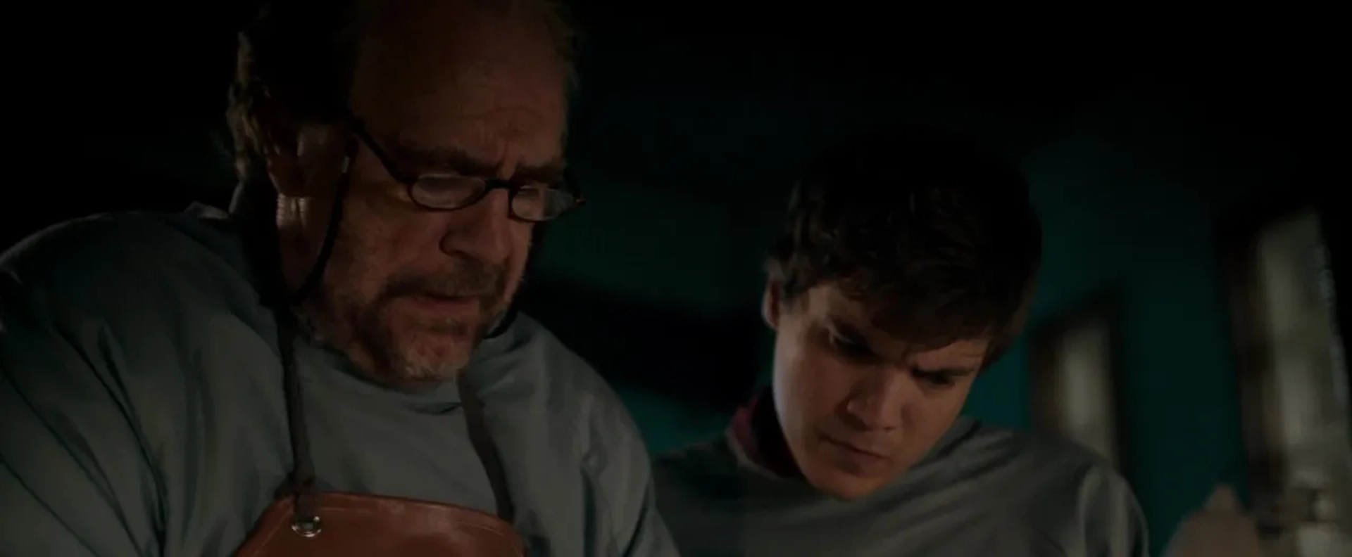 Brian Cox and Emile Hirsch in The Autopsy of Jane Doe (2016)