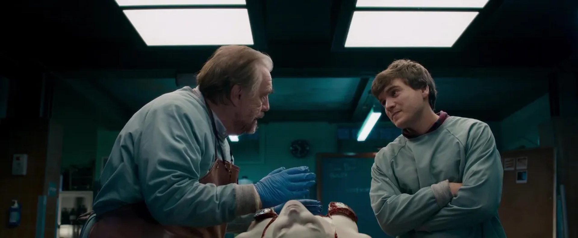 Brian Cox, Emile Hirsch, and Olwen Catherine Kelly in The Autopsy of Jane Doe (2016)