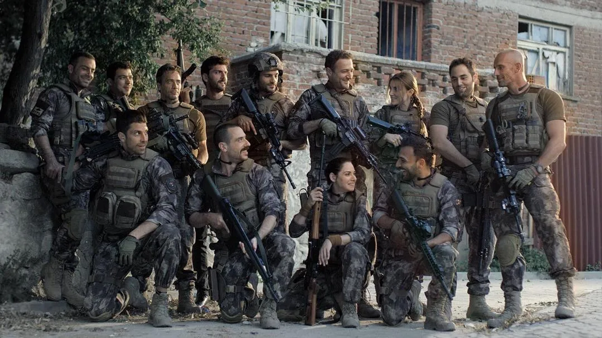 Murat Arkin, Ahu Türkpençe, Firat Dogruloglu, Ahmet Pinar, Emir Benderlioglu, Bedii Akin, Can Nergis, Ozan Agaç, Serkan Çayoglu, Armagan Oguz, and Melis Hacic in Wolf (2018)