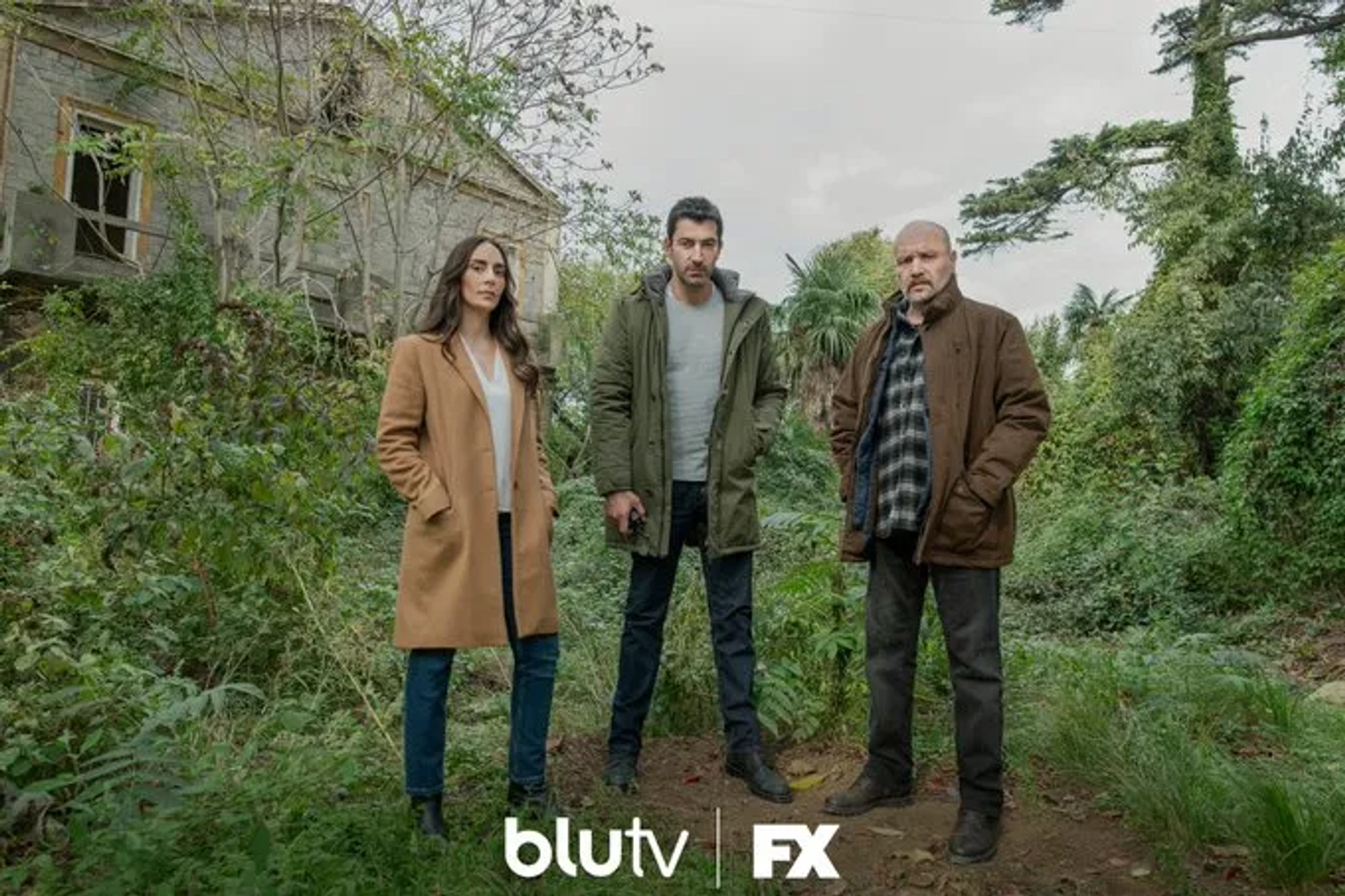 Kenan Imirzalioglu, Ahmet Mümtaz Taylan, and Melisa Sözen in Alef (2020)