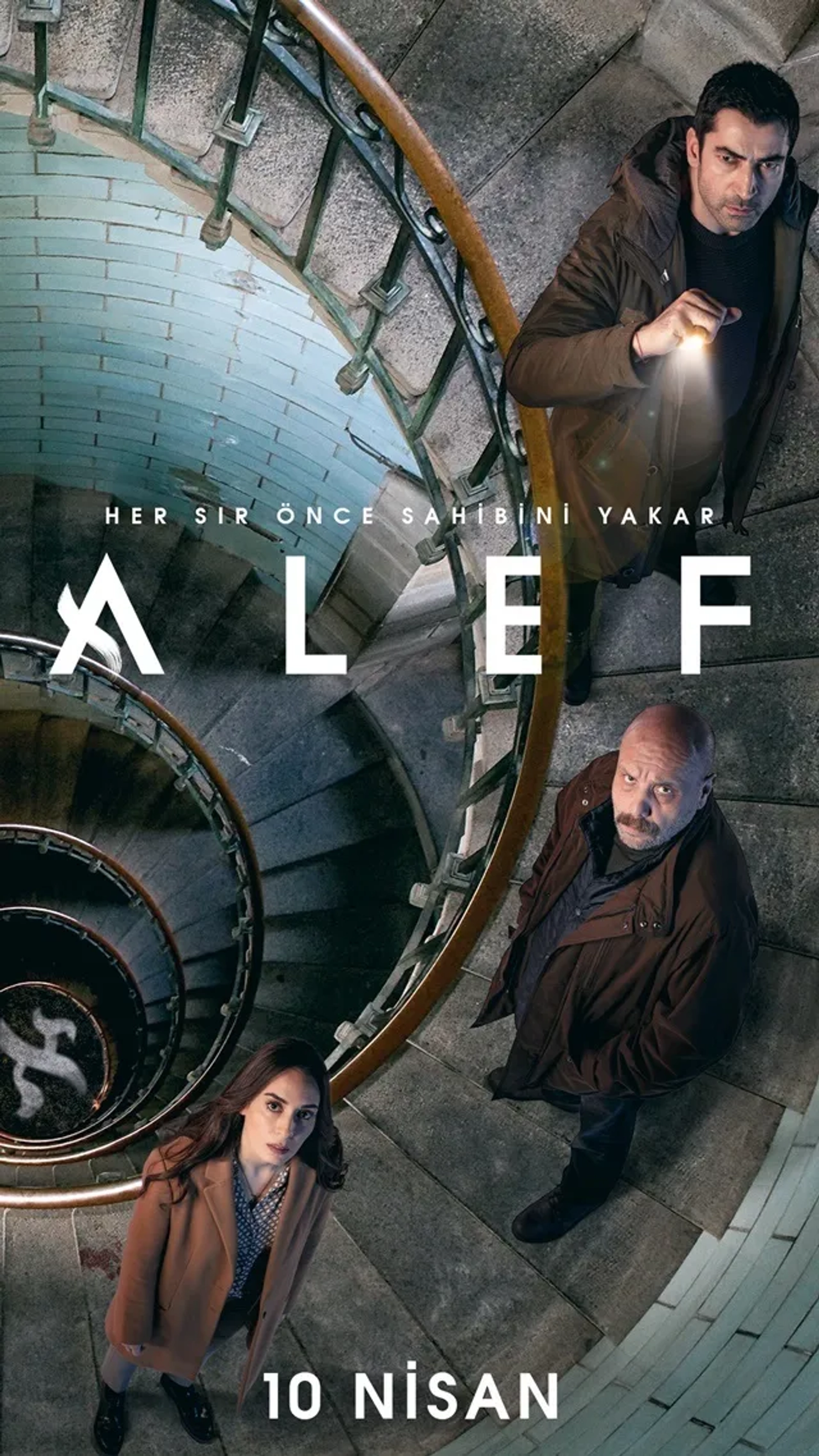 Kenan Imirzalioglu, Ahmet Mümtaz Taylan, and Melisa Sözen in Alef (2020)