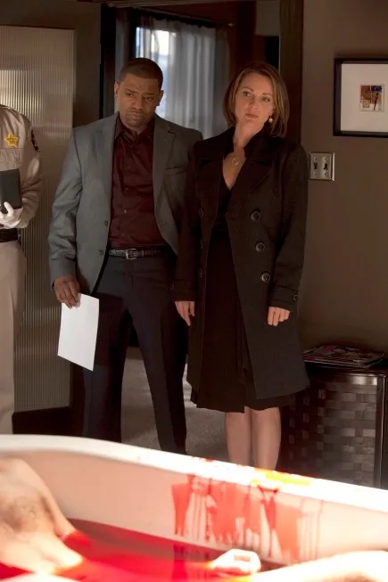 Mekhi Phifer and Kelli Williams in Lie to Me (2009)