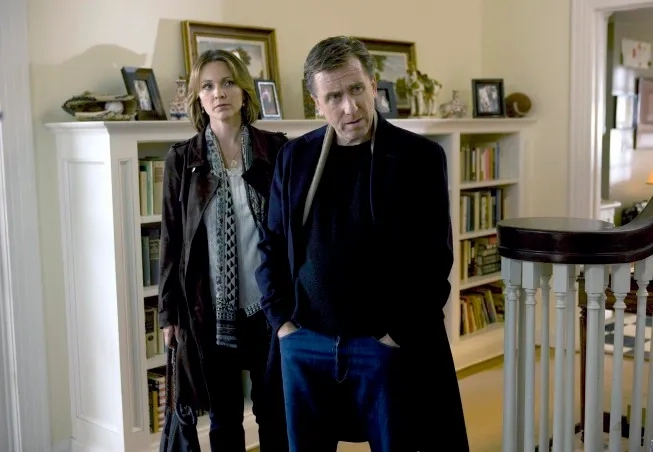 Tim Roth and Kelli Williams in Lie to Me (2009)