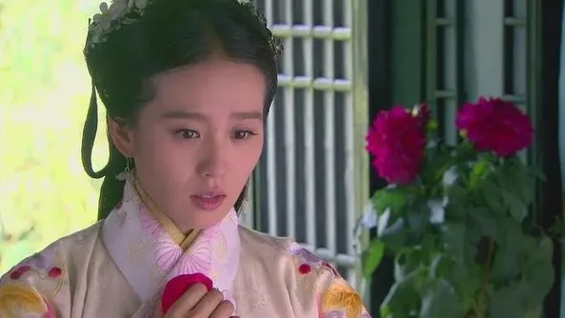 ShiShi Liu in The Imperial Doctress (2016)