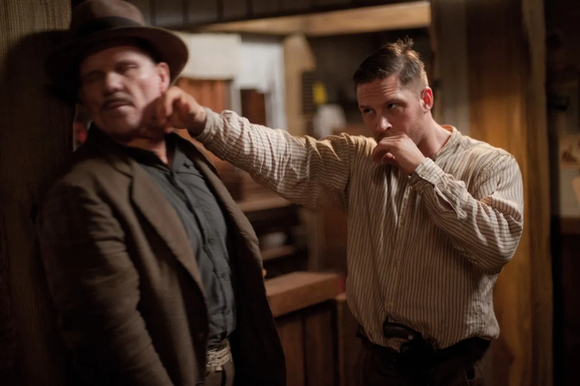 فیلم بی قانون (Lawless 2012)