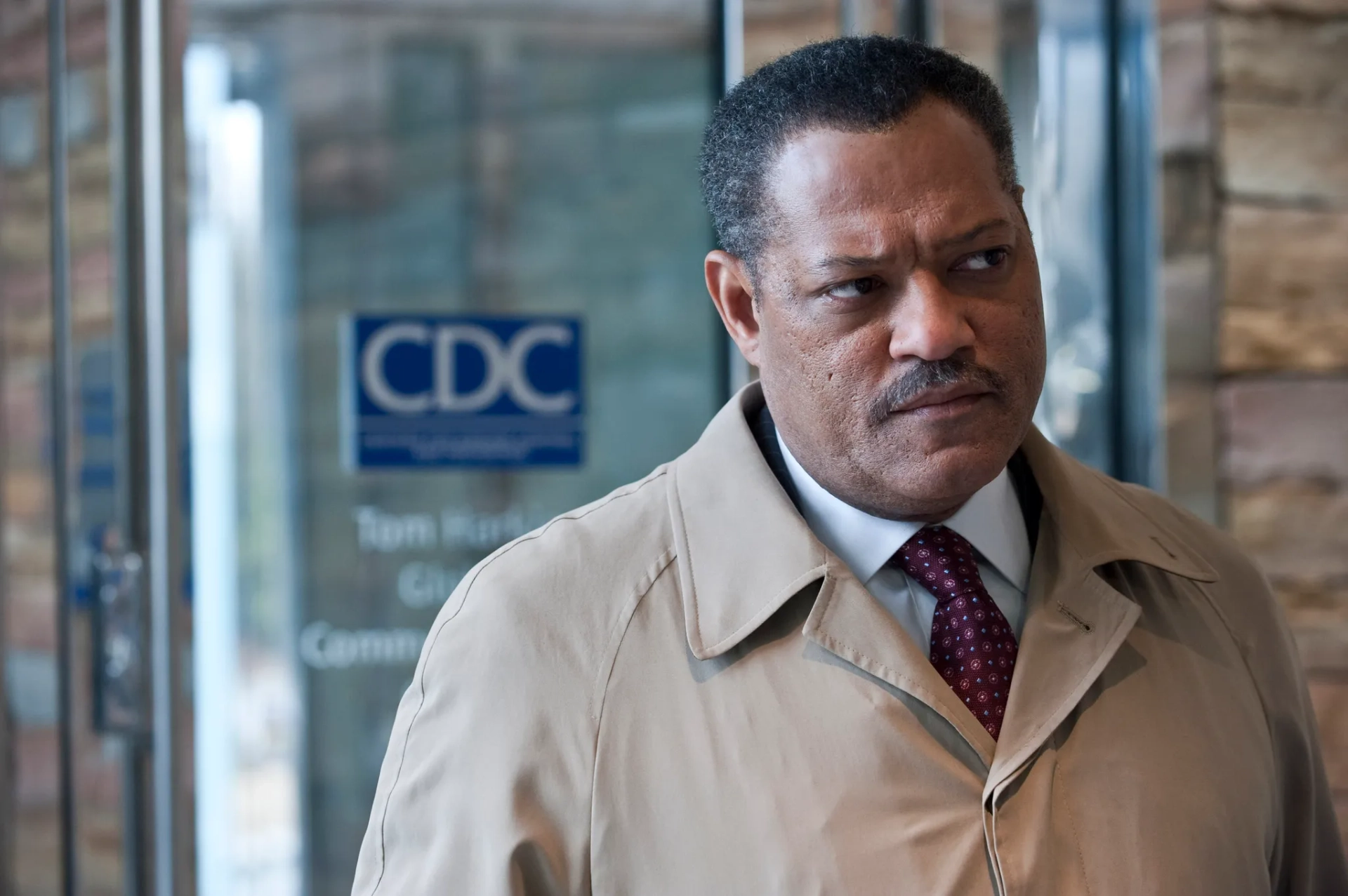 Laurence Fishburne in Contagion (2011)