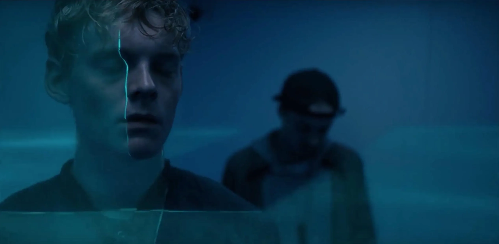 Lucas Lynggaard and Lukas Løkken in The Rain (2018)