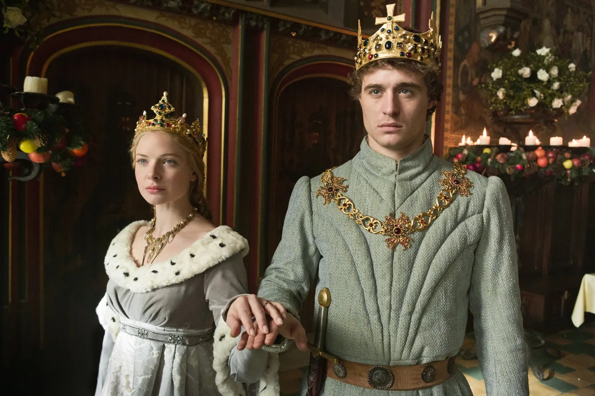 Rebecca Ferguson and Max Irons in The White Queen (2013)