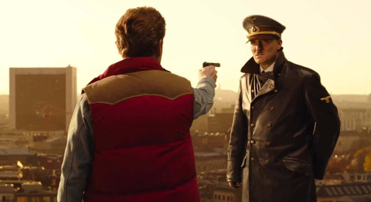 Fabian Busch and Oliver Masucci in Look Who's Back (2015)