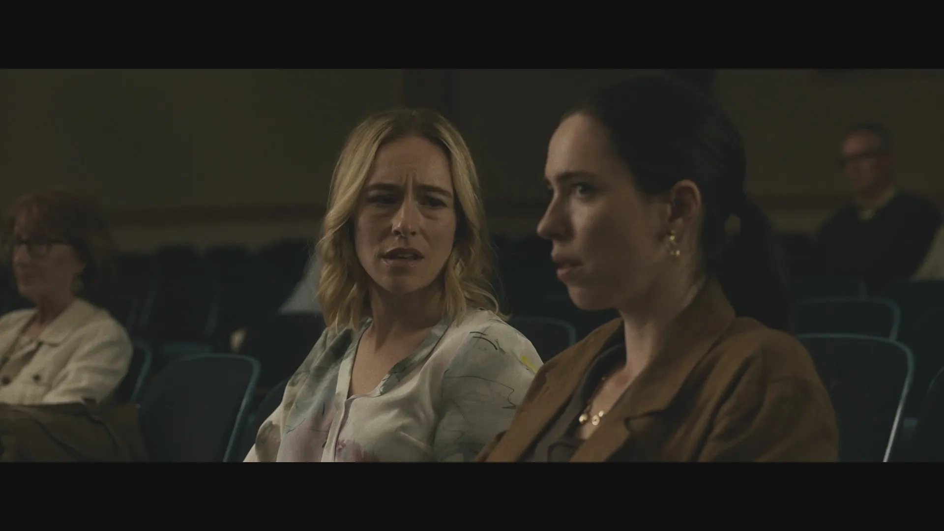 Rebecca Hall and Sarah Goldberg in The Night House (2020)