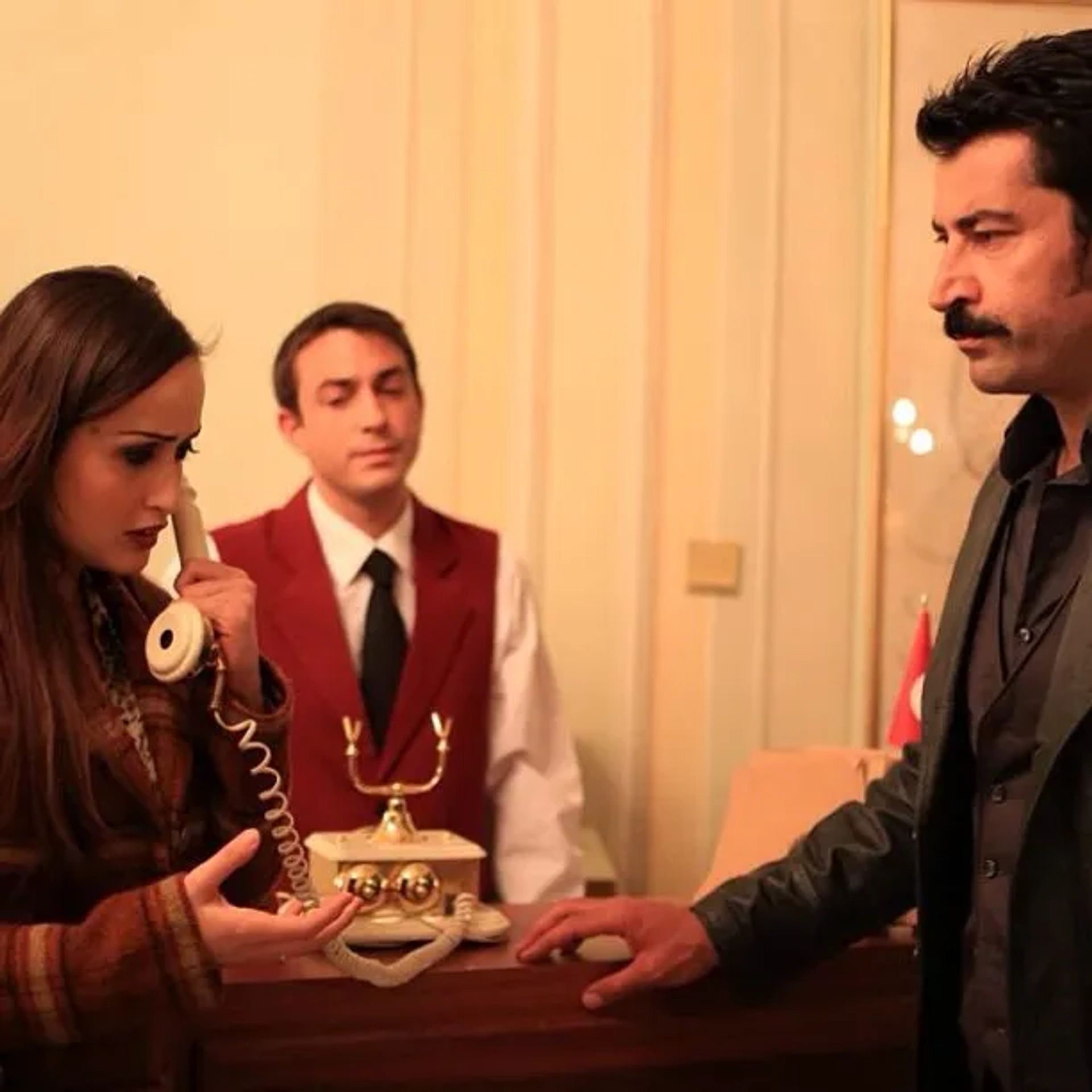 Kenan Imirzalioglu and Ilkin Tüfekci in Karadayi (2012)