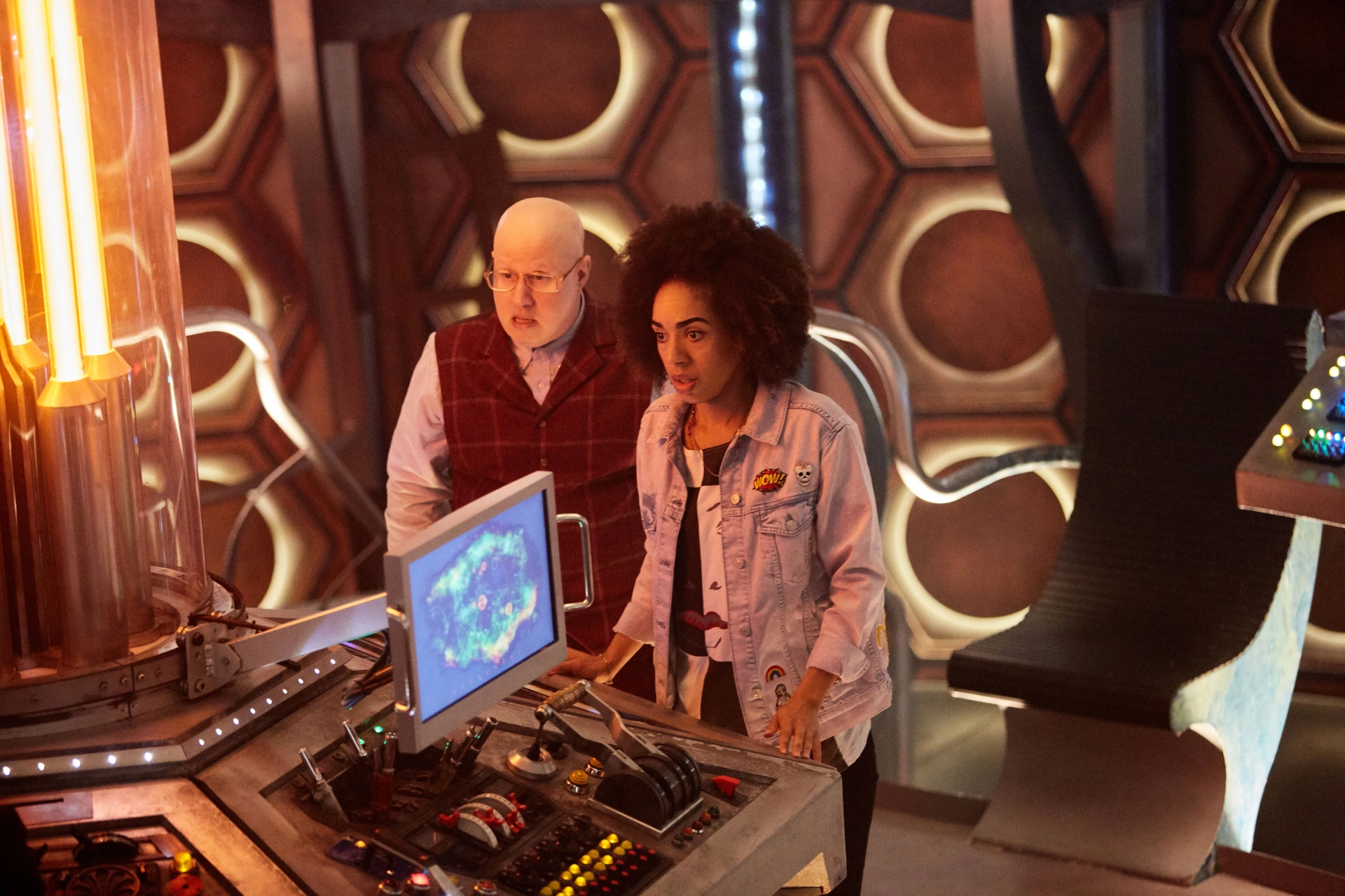 Matt Lucas and Pearl Mackie in Doctor Who (2005)