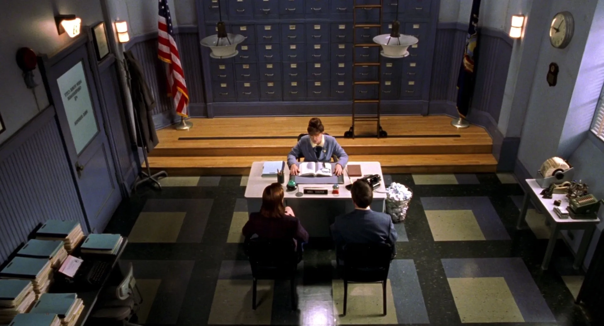 Geena Davis, Hugh Laurie, and Julia Sweeney in Stuart Little (1999)