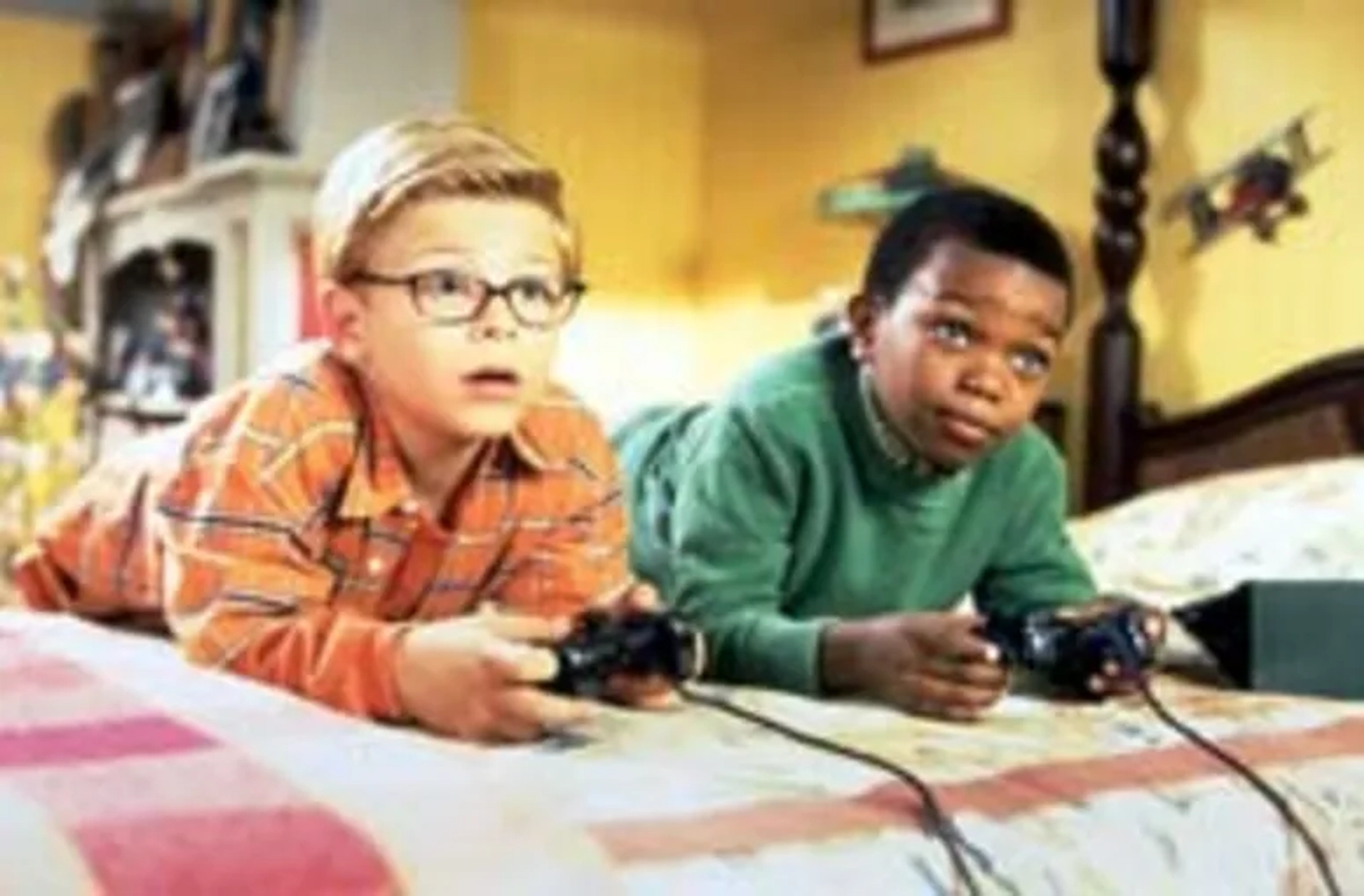 Jonathan Lipnicki and Marc John Jefferies in Stuart Little 2 (2002)