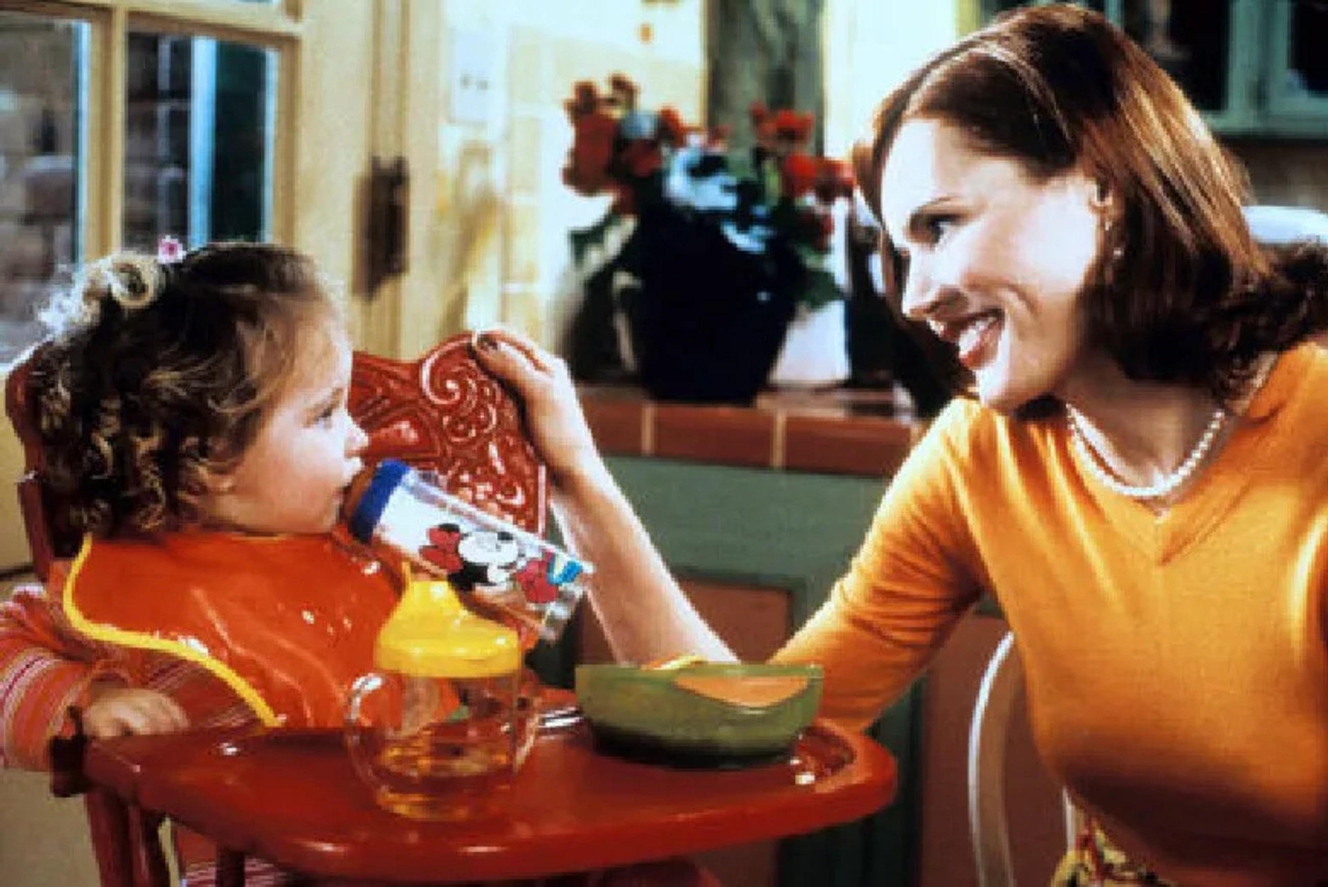 Geena Davis, Anna Hoelck, and Ashley Hoelck in Stuart Little 2 (2002)