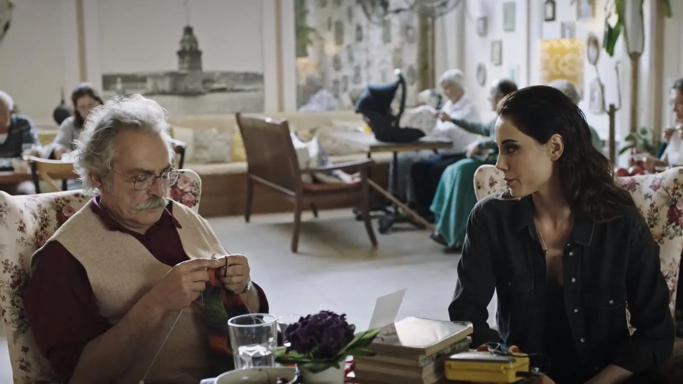Haluk Bilginer and Cansu Dere in Persona (2018)