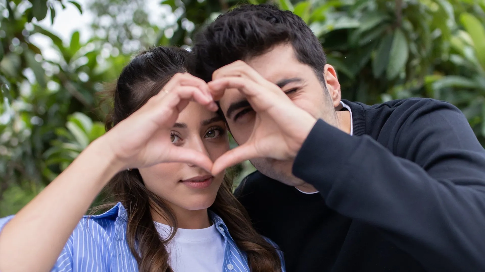 Sila Turkoglu and Dogukan Güngör in Cranberry Sorbet (2022)