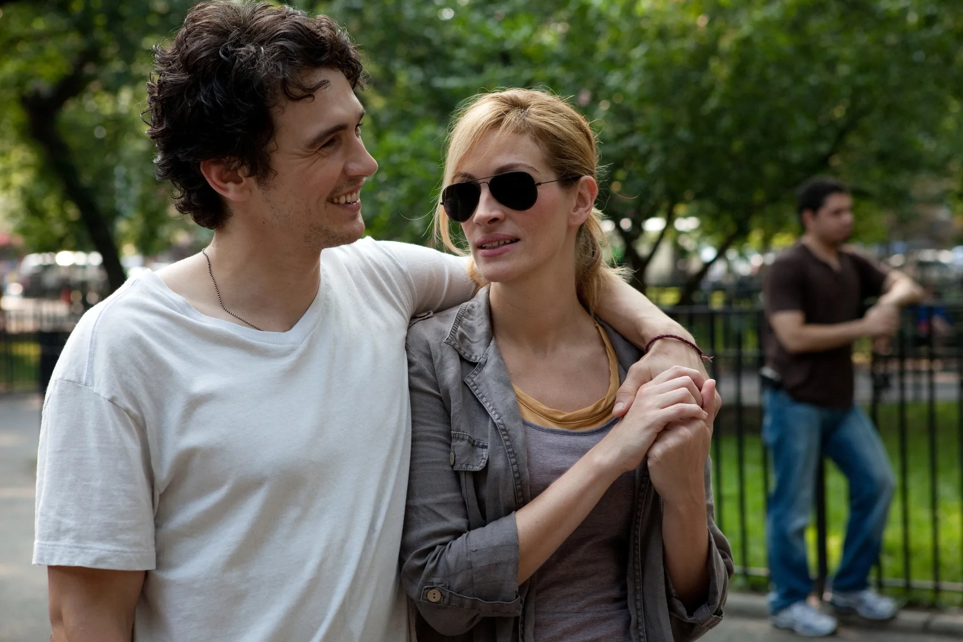 Julia Roberts and James Franco in Eat Pray Love (2010)