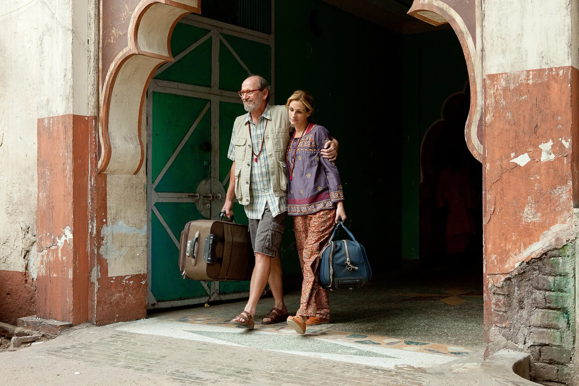 Julia Roberts and Richard Jenkins in Eat Pray Love (2010)