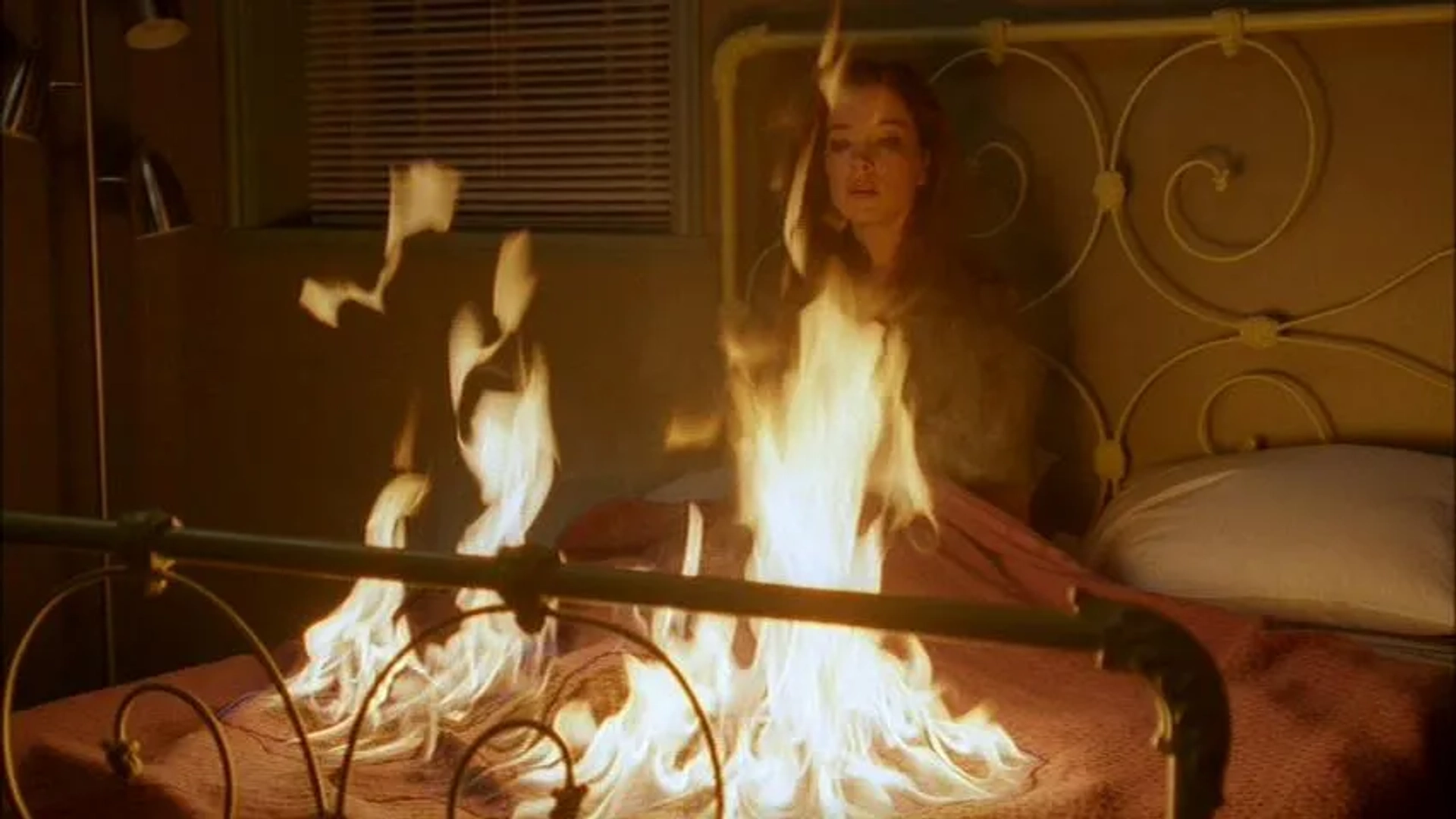 سریال آتش افروز: دوباره شعله ور شد (Firestarter: Rekindled 2002)