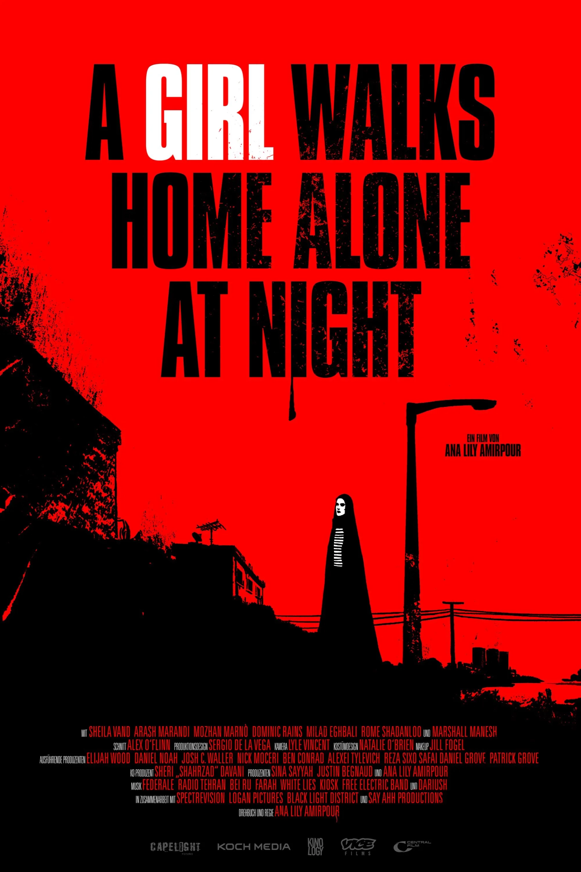 فیلم دختری شب تنها به خانه میرود (A Girl Walks Home Alone at Night 2014)