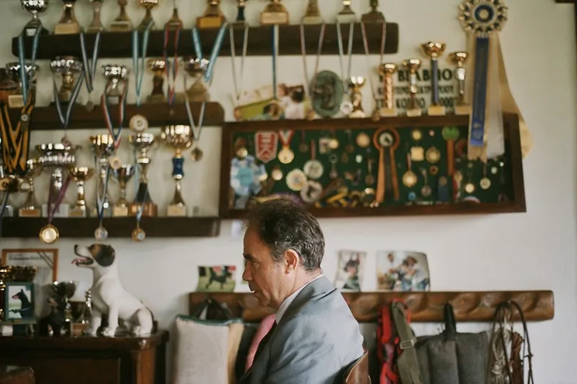 فیلم دندان نیش (Dogtooth 2009)