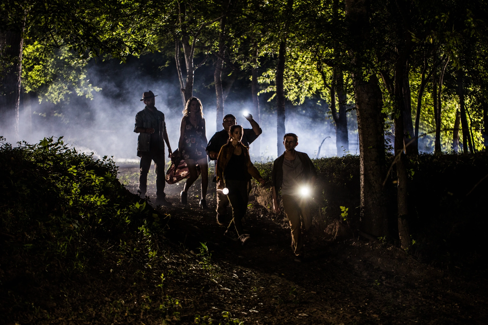 Nicholas Rutherford, Robbie Kay, Seychelle Gabriel, Barbara Dunkelman, and Jacob Batalon in Blood Fest (2018)