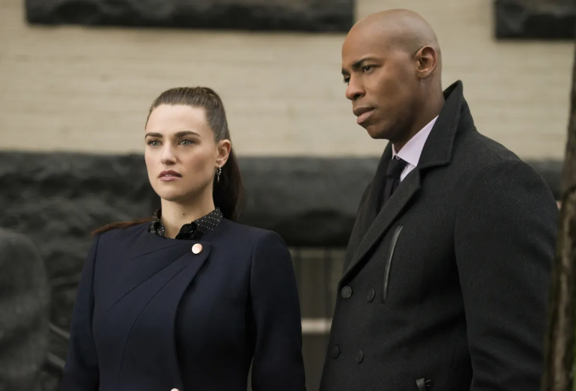 Mehcad Brooks and Katie McGrath in Supergirl (2015)