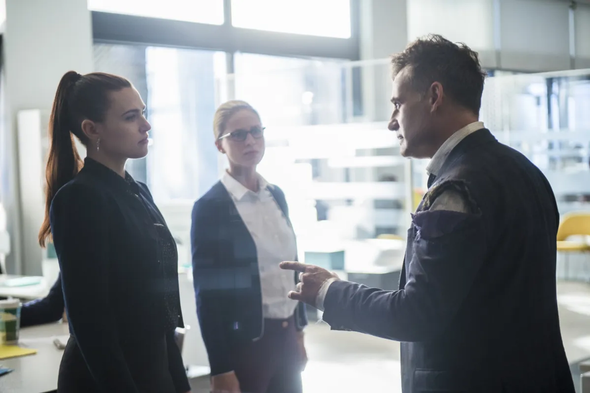 Adrian Pasdar, Melissa Benoist, and Katie McGrath in Supergirl (2015)