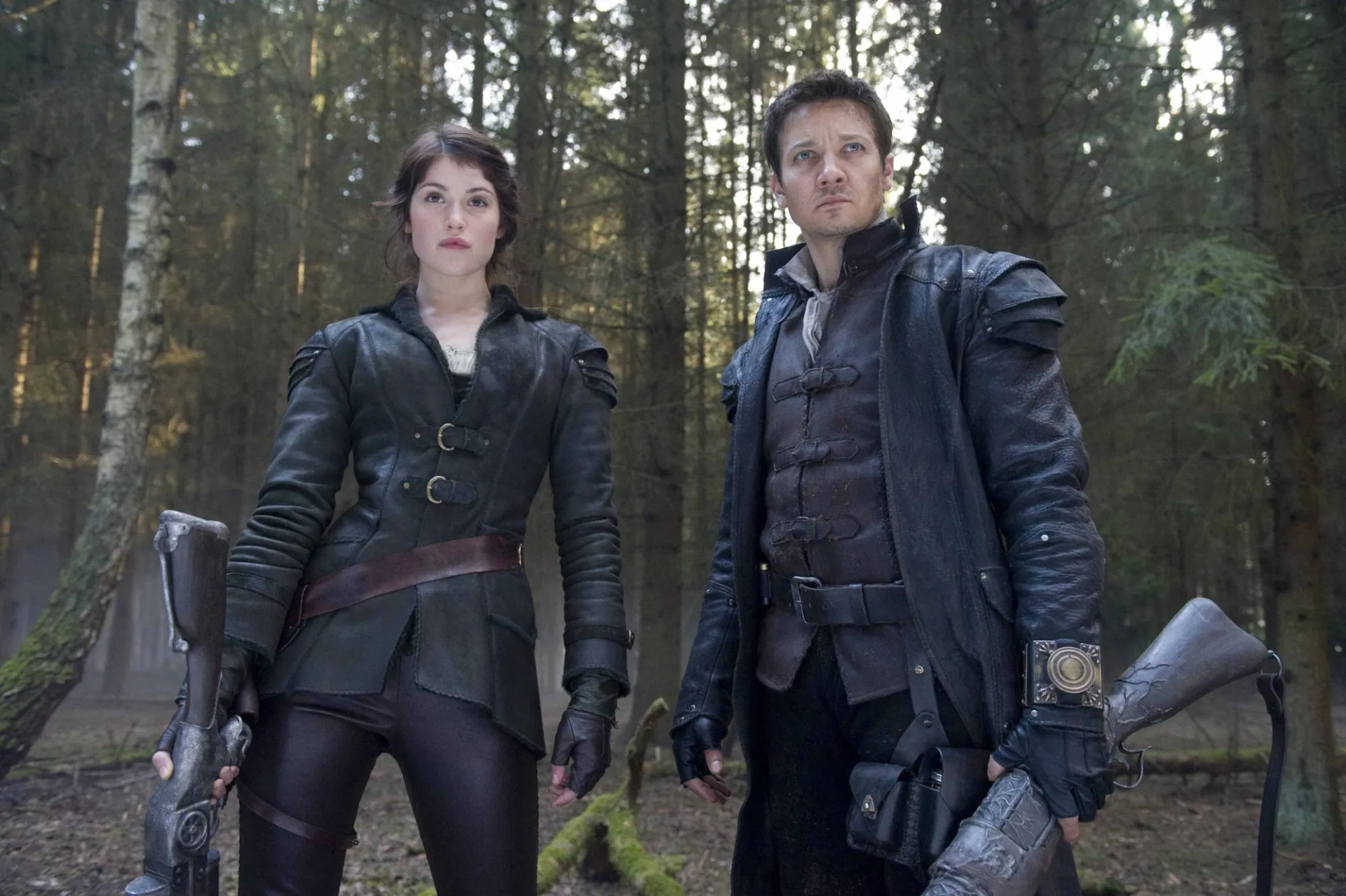 Jeremy Renner and Gemma Arterton in Hansel & Gretel: Witch Hunters (2013)