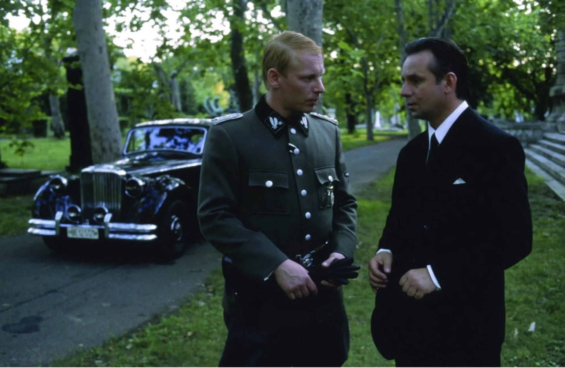 فیلم یکشنبه غم‌ انگیز (Gloomy Sunday 1999)