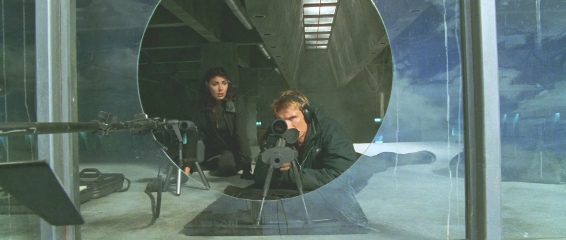 فیلم ماشه خاموش (Silent Trigger 1996)