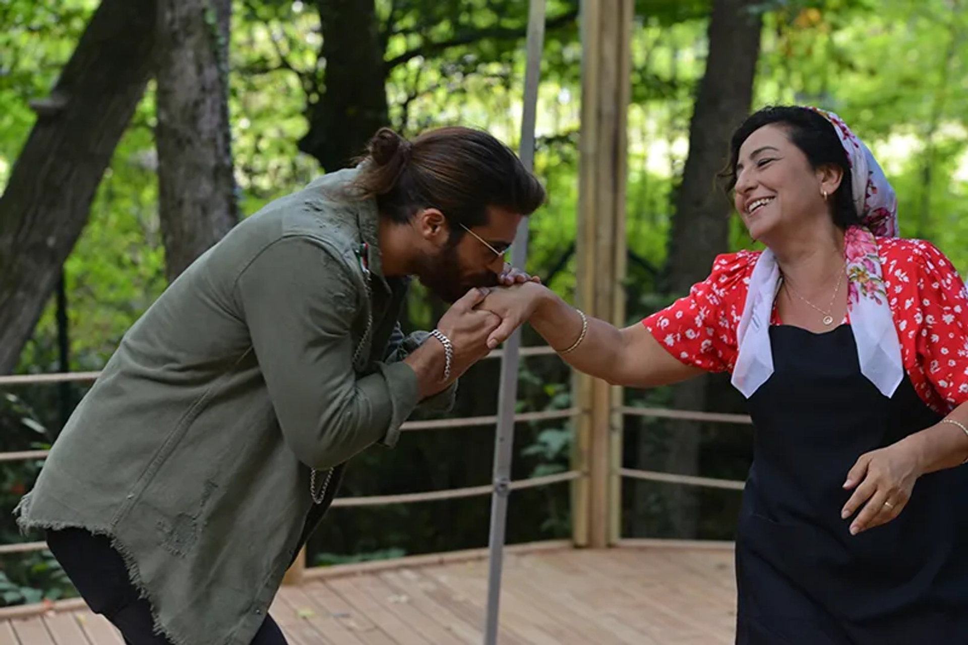 Özlem Tokaslan and Can Yaman in Daydreamer (2018)